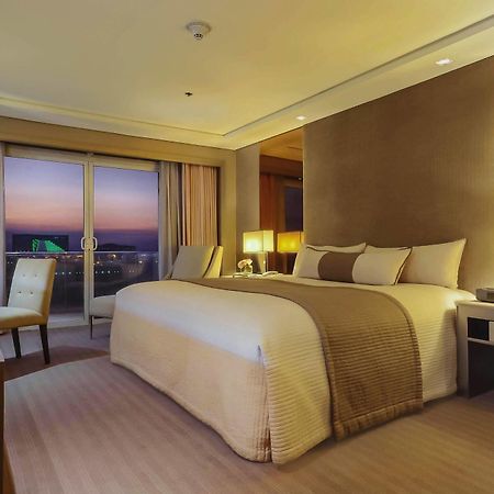 Midas Hotel And Casino Pasay Exteriér fotografie